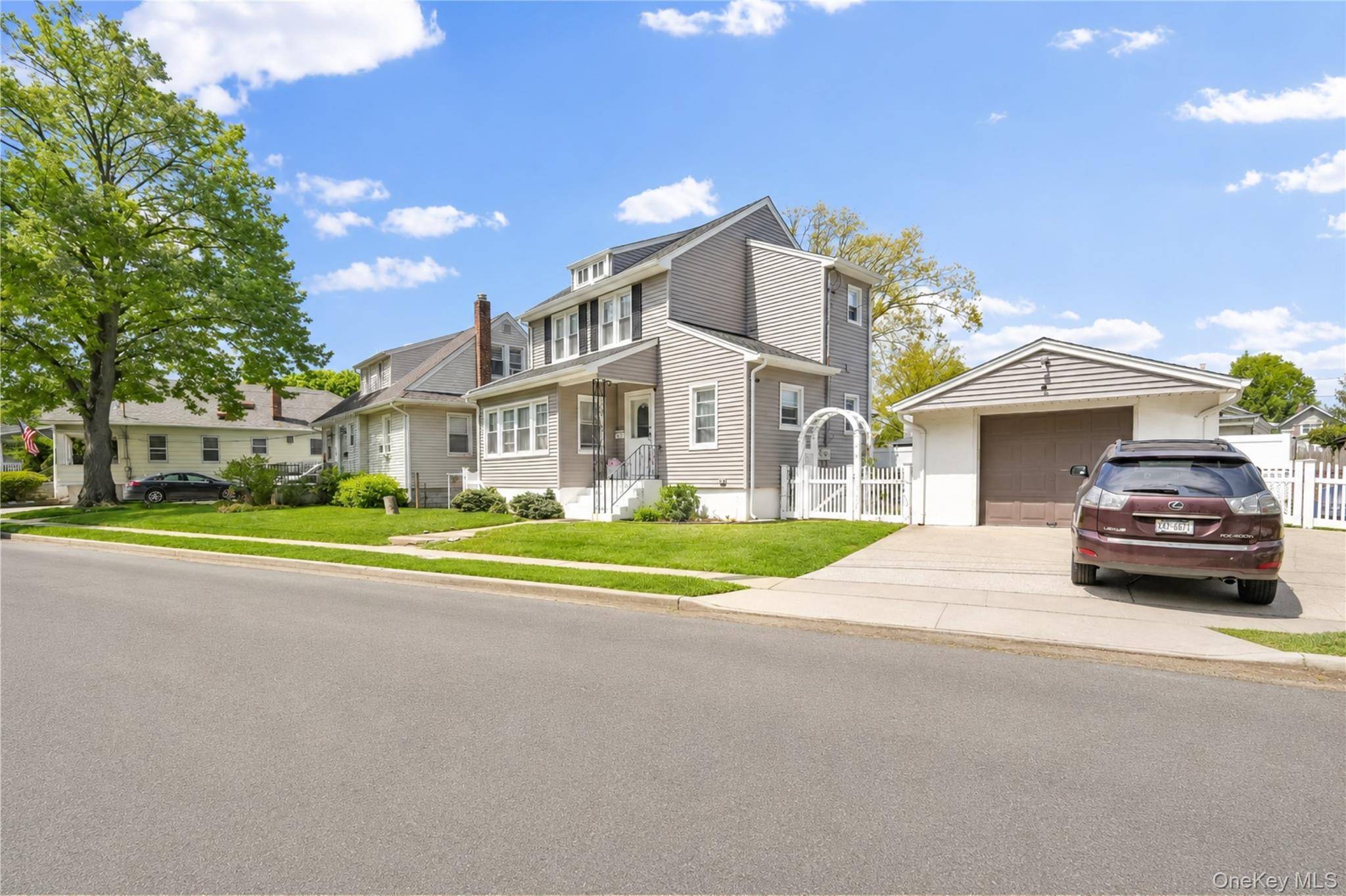 Casa com 5 Quartos à Venda em Lynbrook - Nova Iorque - EUA - 2