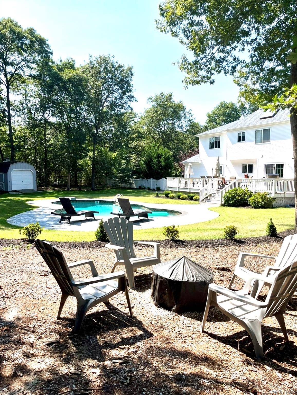 Casa com 5 Quartos à Venda em Manorville - Nova Iorque - EUA - 3