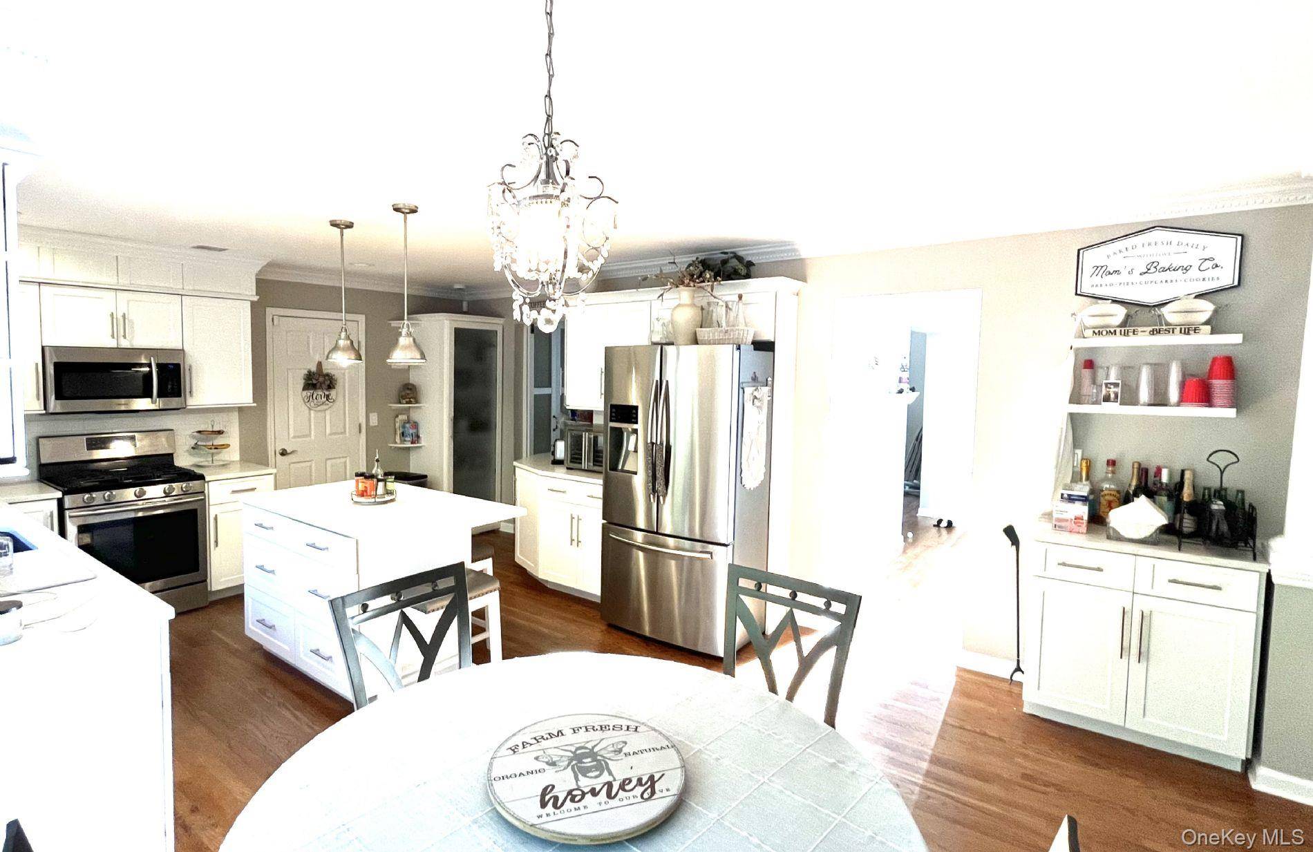 Casa com 5 Quartos à Venda em Manorville - Nova Iorque - EUA - 6