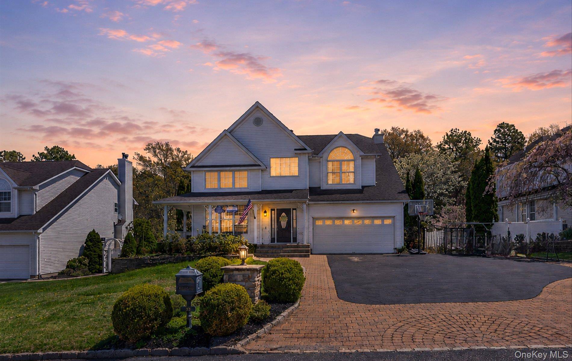 Casa de 5 Dormitorios en Venta en Manorville - Nueva York - EE. UU. - 1