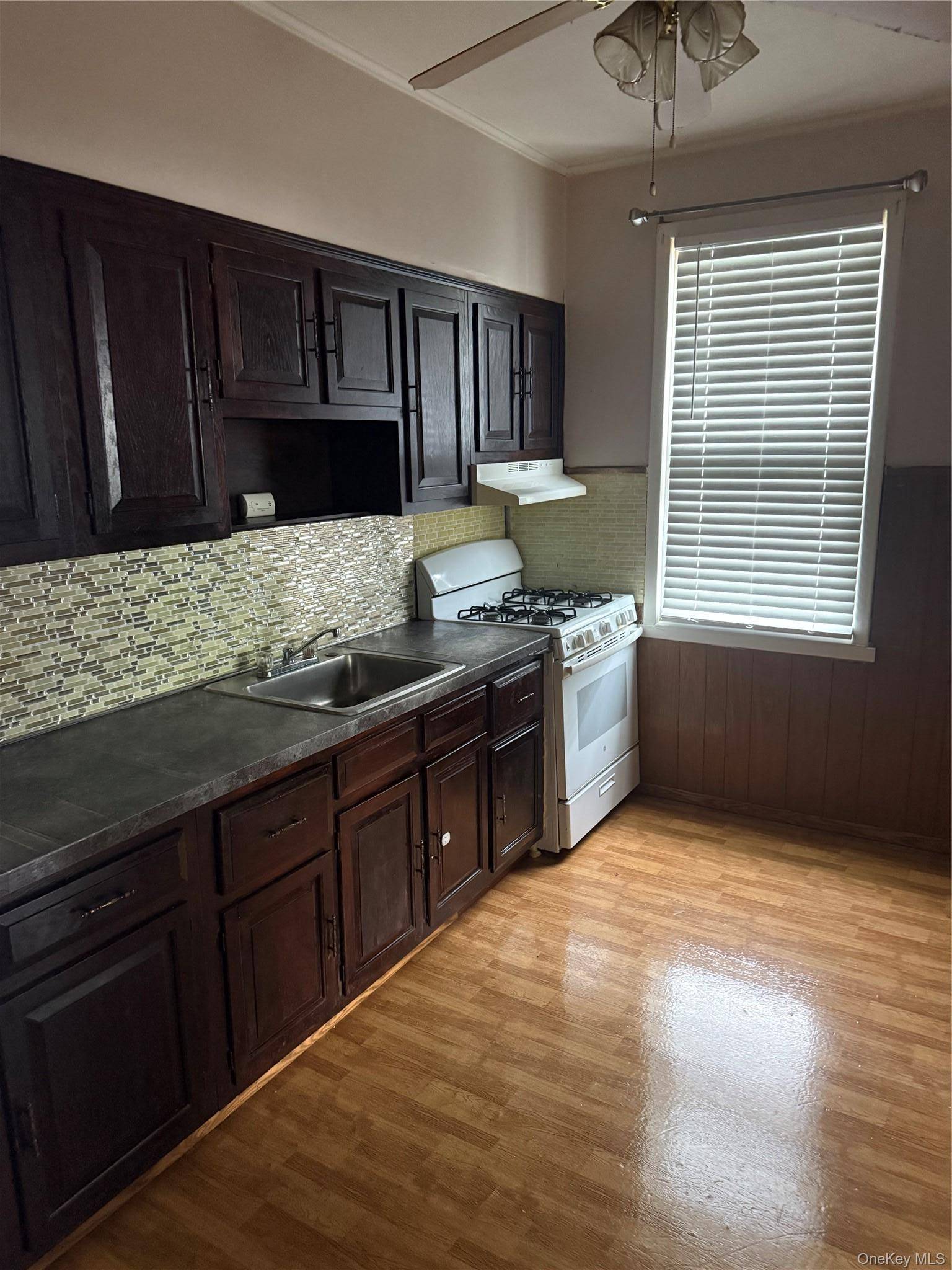 Casa com 5 Quartos à Venda em Maspeth - Nova Iorque - EUA - 2