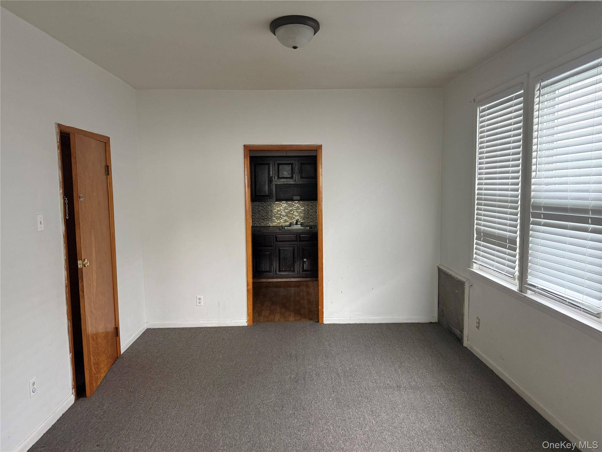 Casa com 5 Quartos à Venda em Maspeth - Nova Iorque - EUA - 6