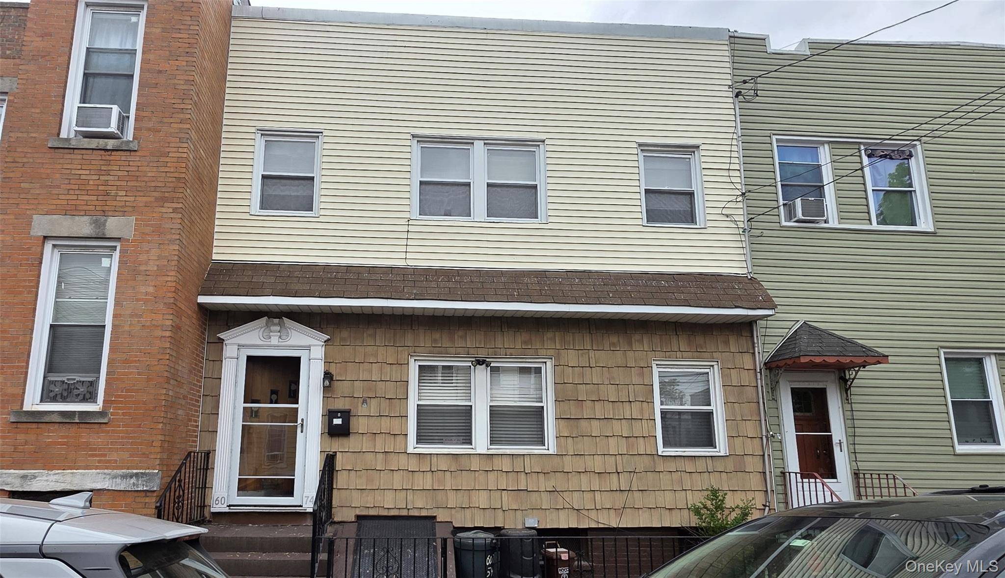 Casa com 5 Quartos à Venda em Maspeth - Nova Iorque - EUA - 1