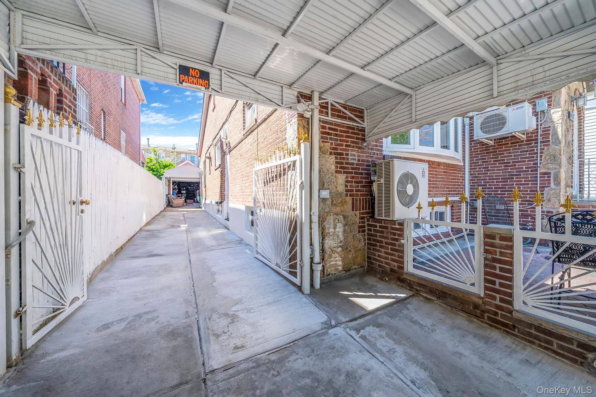 Casa com 5 Quartos à Venda em Maspeth - Nova Iorque - EUA - 4