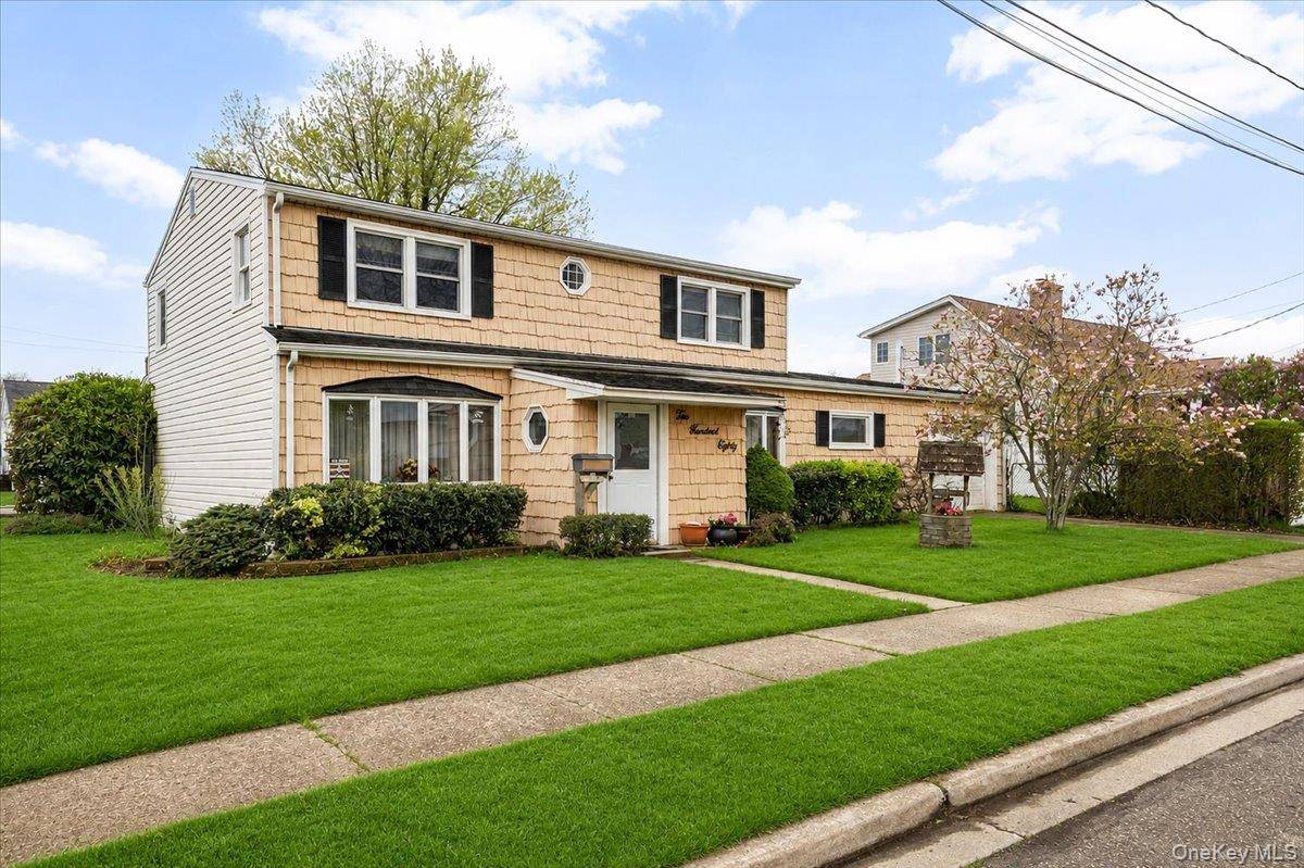 Casa com 5 Quartos à Venda em Massapequa - Nova Iorque - EUA - 2