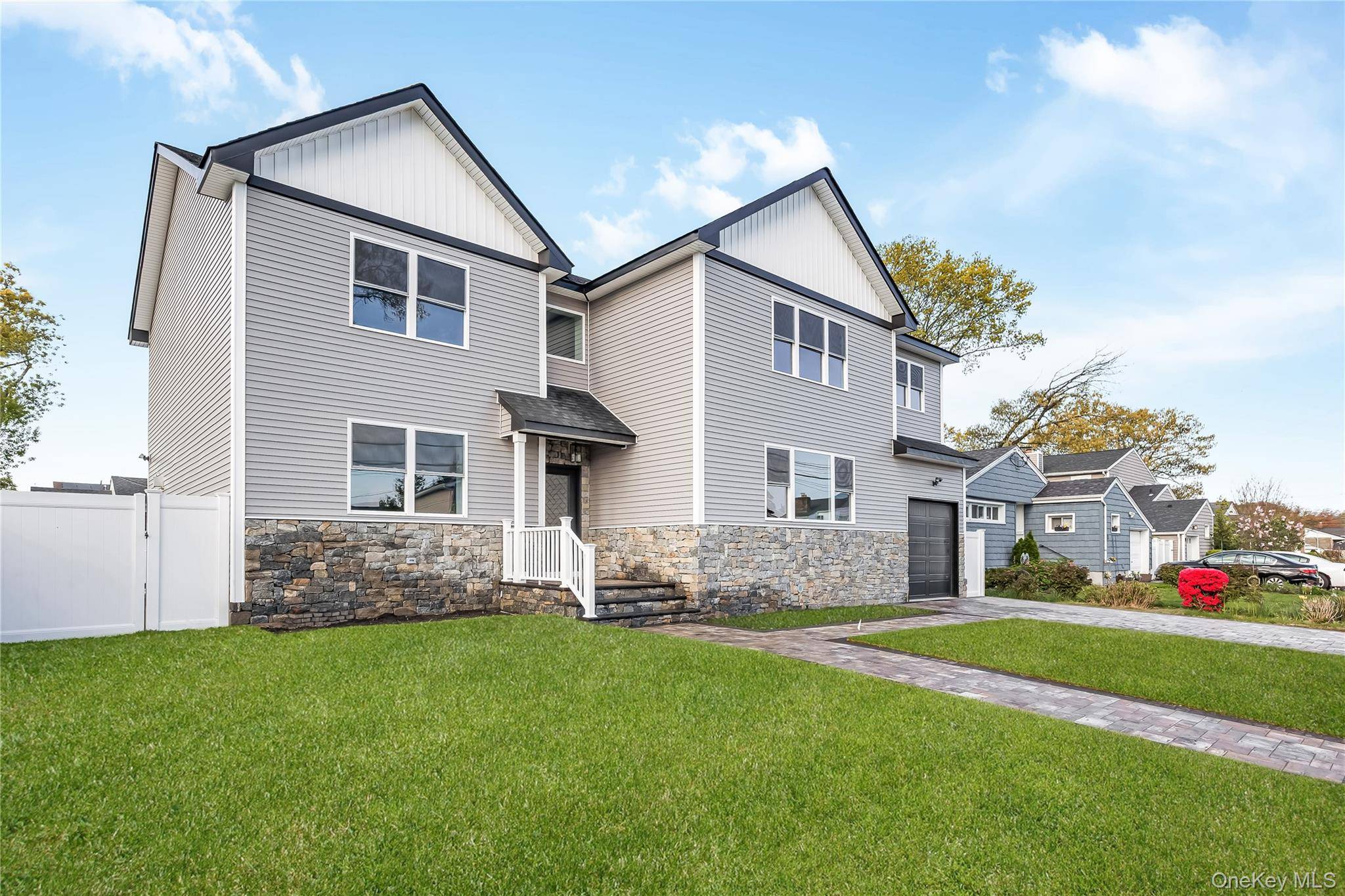 Casa com 5 Quartos à Venda em Massapequa Park - Nova Iorque - EUA - 2