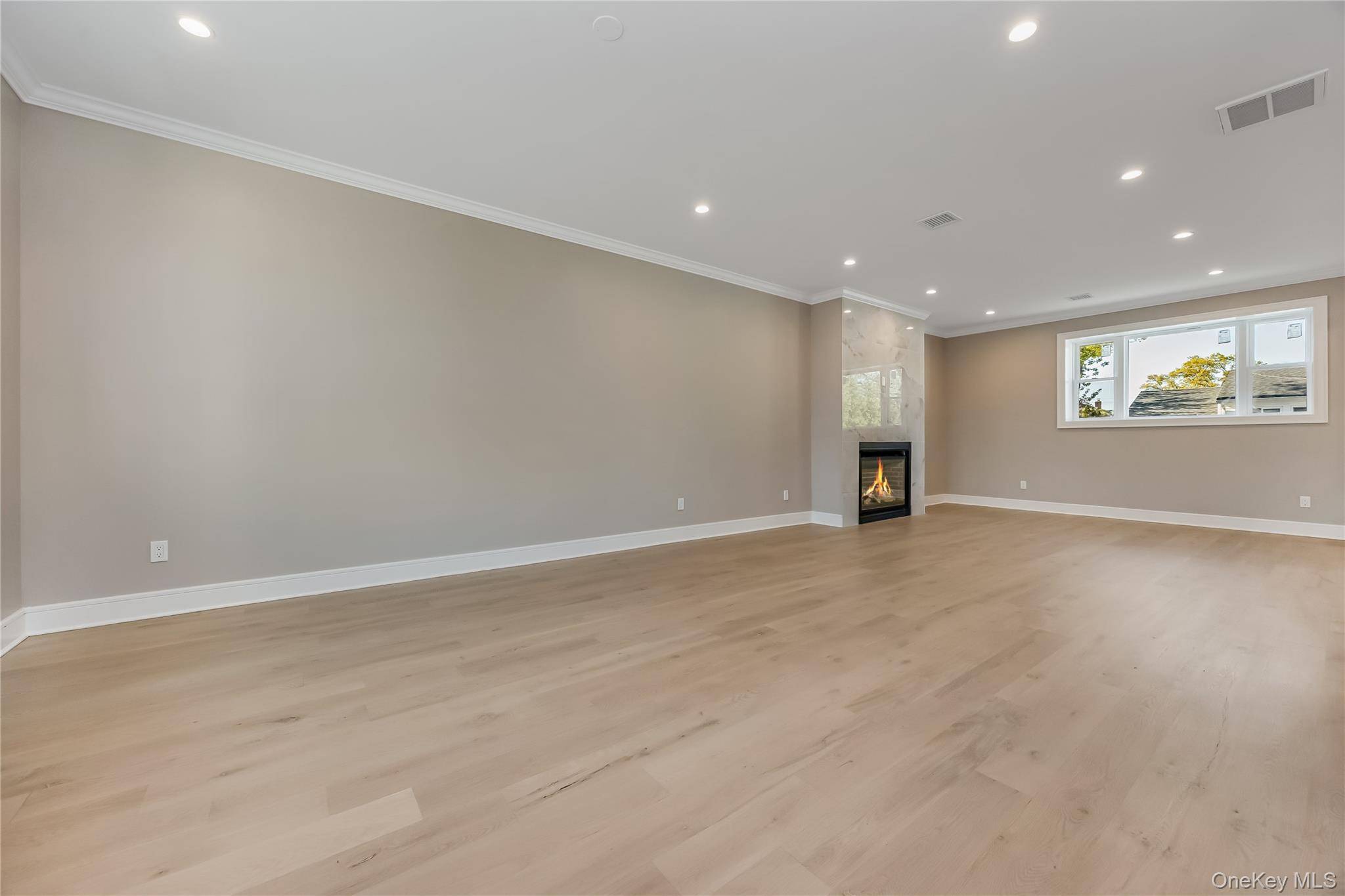 Casa com 5 Quartos à Venda em Massapequa Park - Nova Iorque - EUA - 5