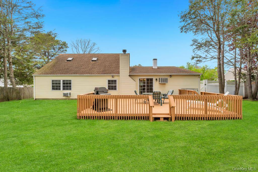Casa de 5 Dormitorios en Venta en Medford - Nueva York - EE. UU. - 3
