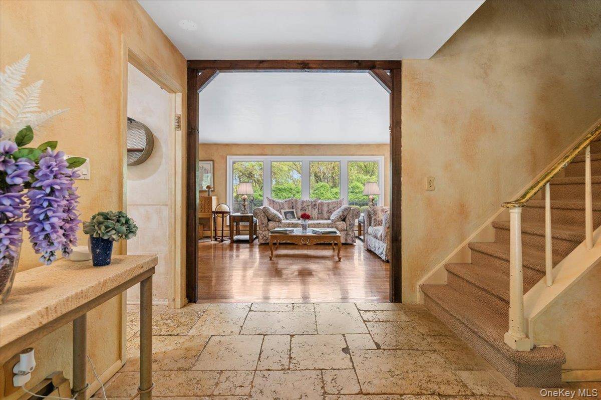 5 Bedroom Home for Sale in Melville - New York - USA - 2
