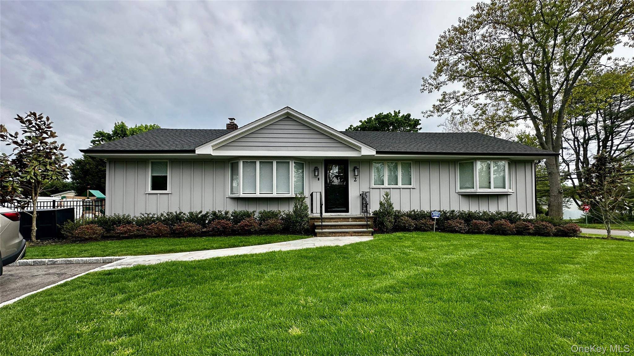 5 Bedroom Home for Sale in Melville - New York - USA - 1