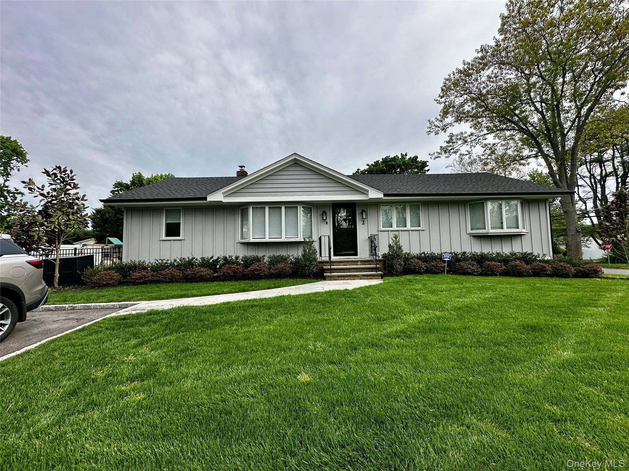 5 Bedroom Home for Sale in Melville - New York - USA - 2