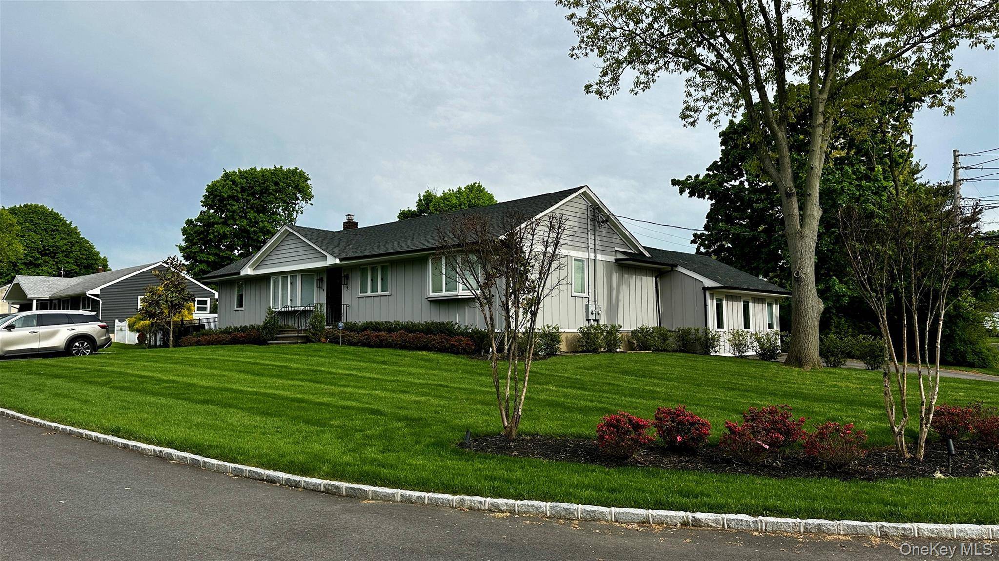 5 Bedroom Home for Sale in Melville - New York - USA - 3