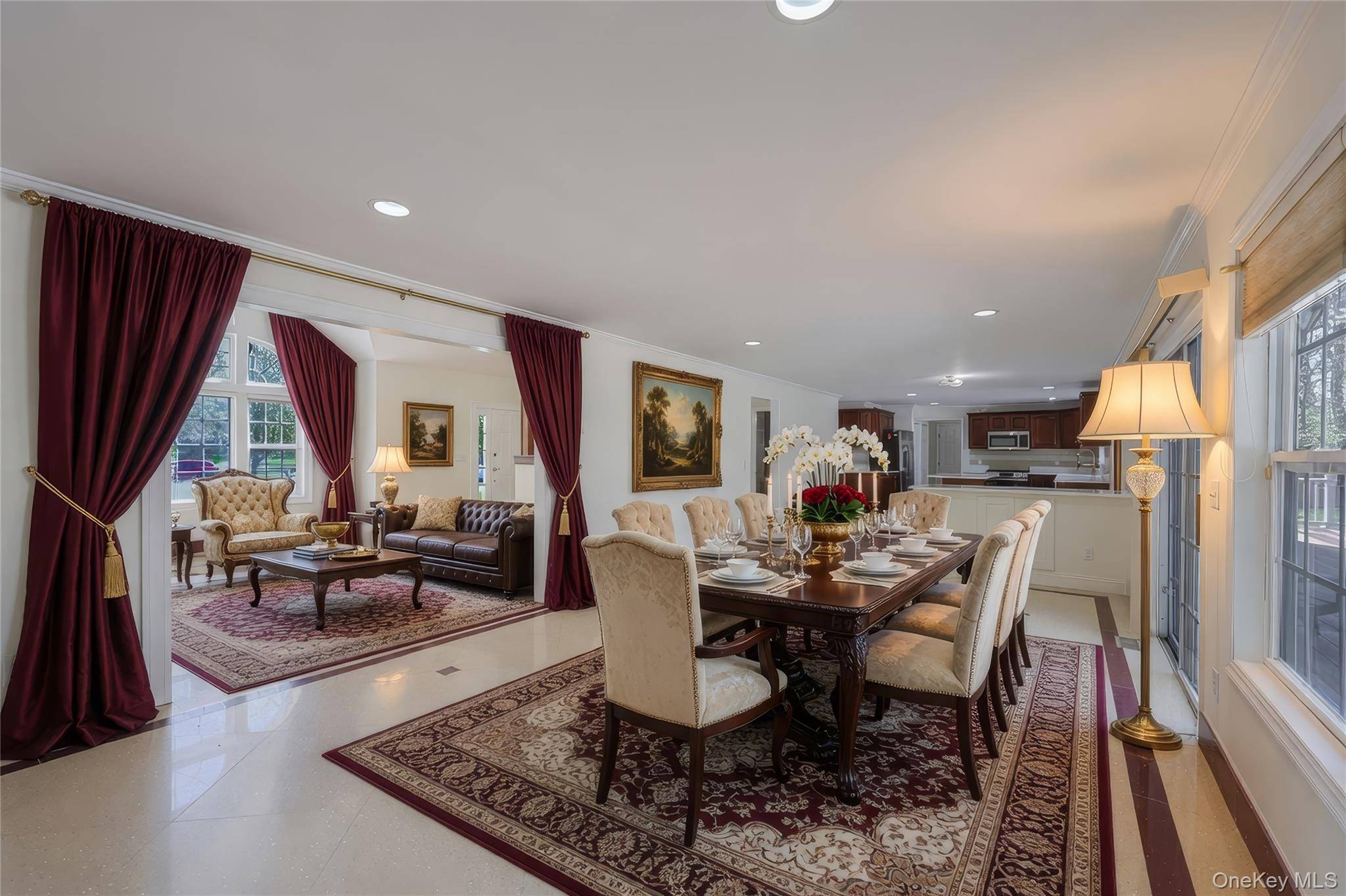 Casa de 5 Dormitorios en Venta en Middle Island - Nueva York - EE. UU. - 8