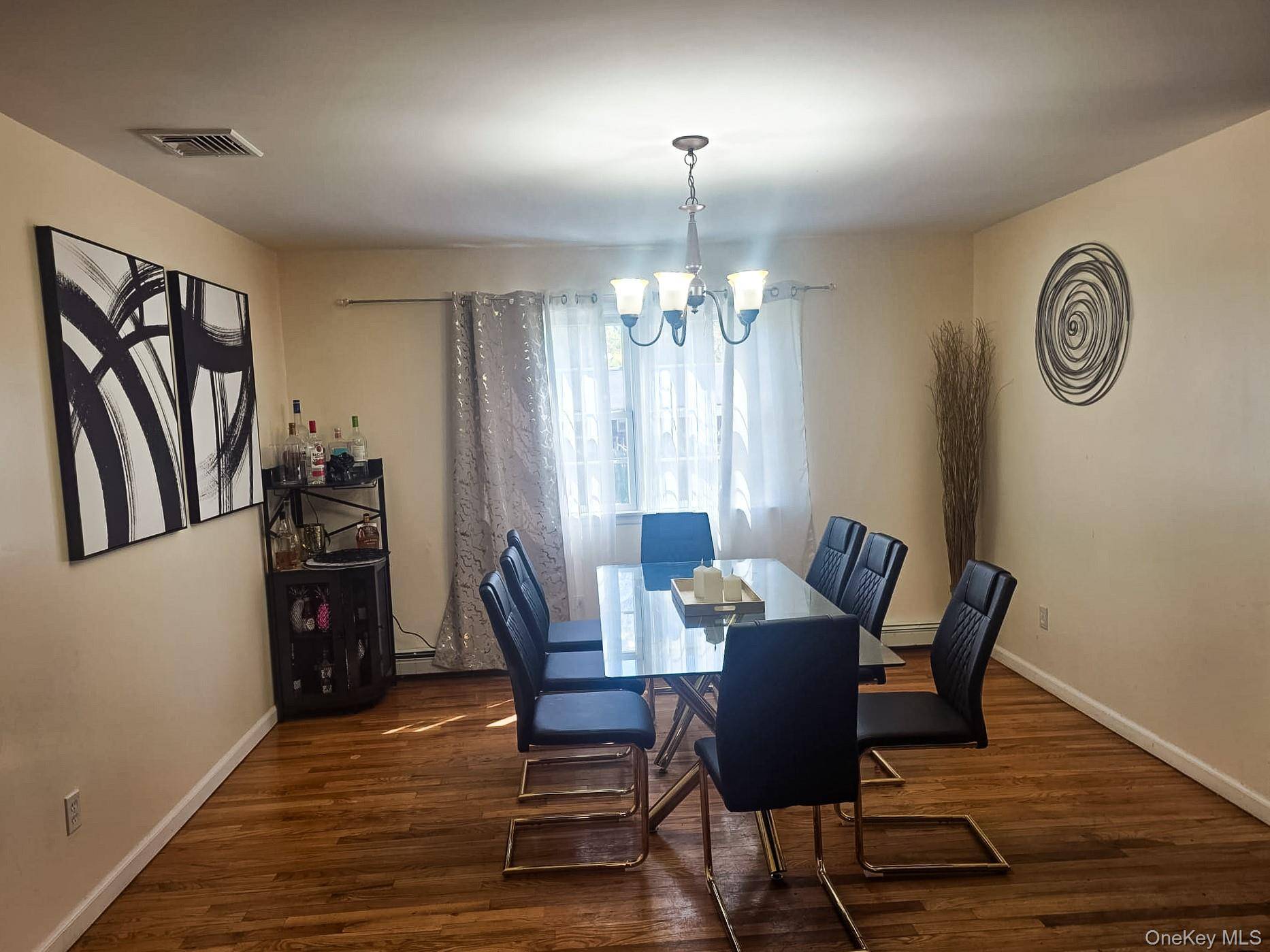 5 Bedroom Home for Sale in Middle Island - New York - USA - 6