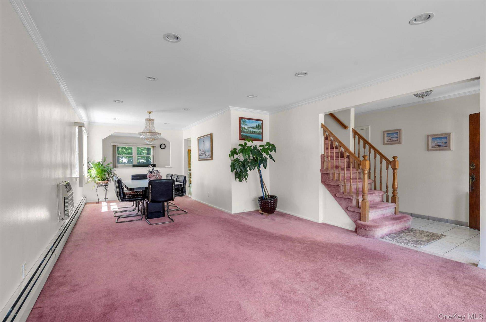 5 Bedroom Home for Sale in New Hyde Park - New York - USA - 4