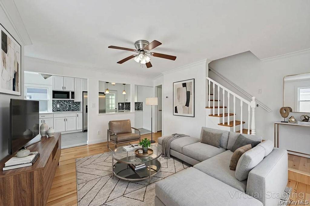 5 Bedroom Home for Sale in New Hyde Park - New York - USA - 6