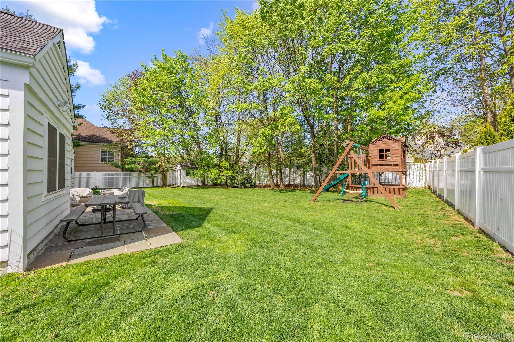 Casa de 5 Dormitorios en Venta en New Rochelle - Nueva York - EE. UU. - 2