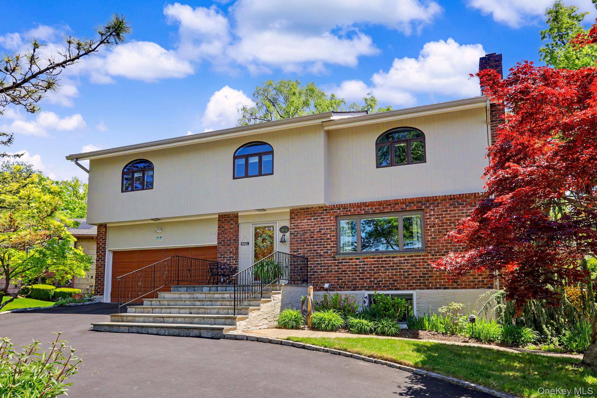 Casa de 5 Dormitorios en Venta en New Rochelle - Nueva York - EE. UU. - 1