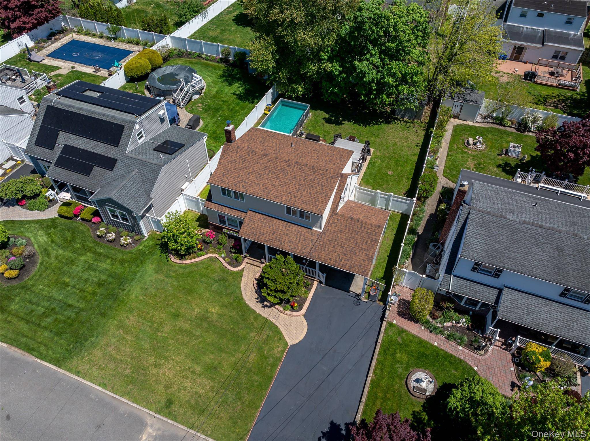 Casa de 5 Dormitorios en Venta en North Babylon, Nueva York, EE. UU. - 2
