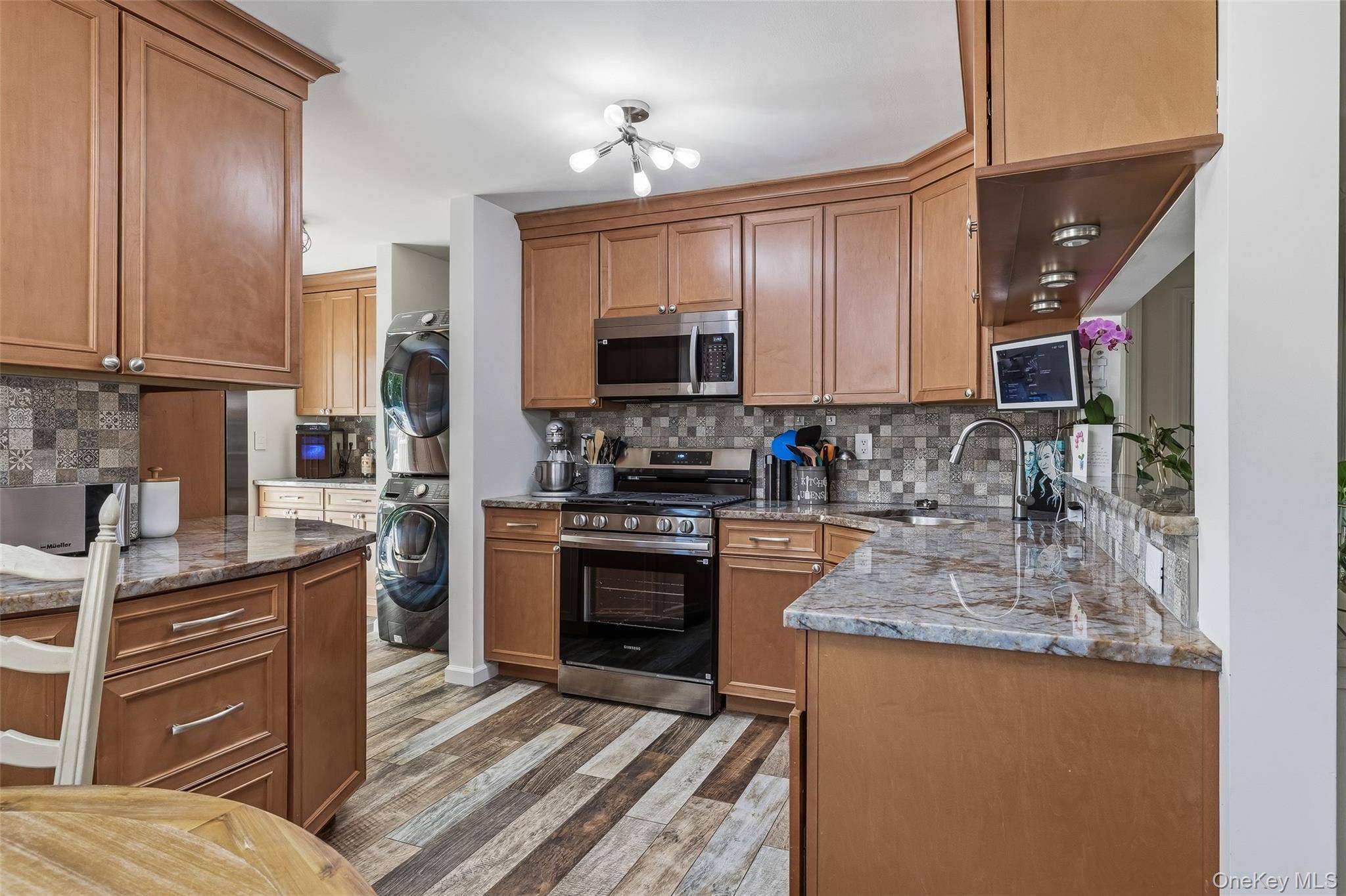 Casa de 5 Dormitorios en Venta en North Babylon, Nueva York, EE. UU. - 7