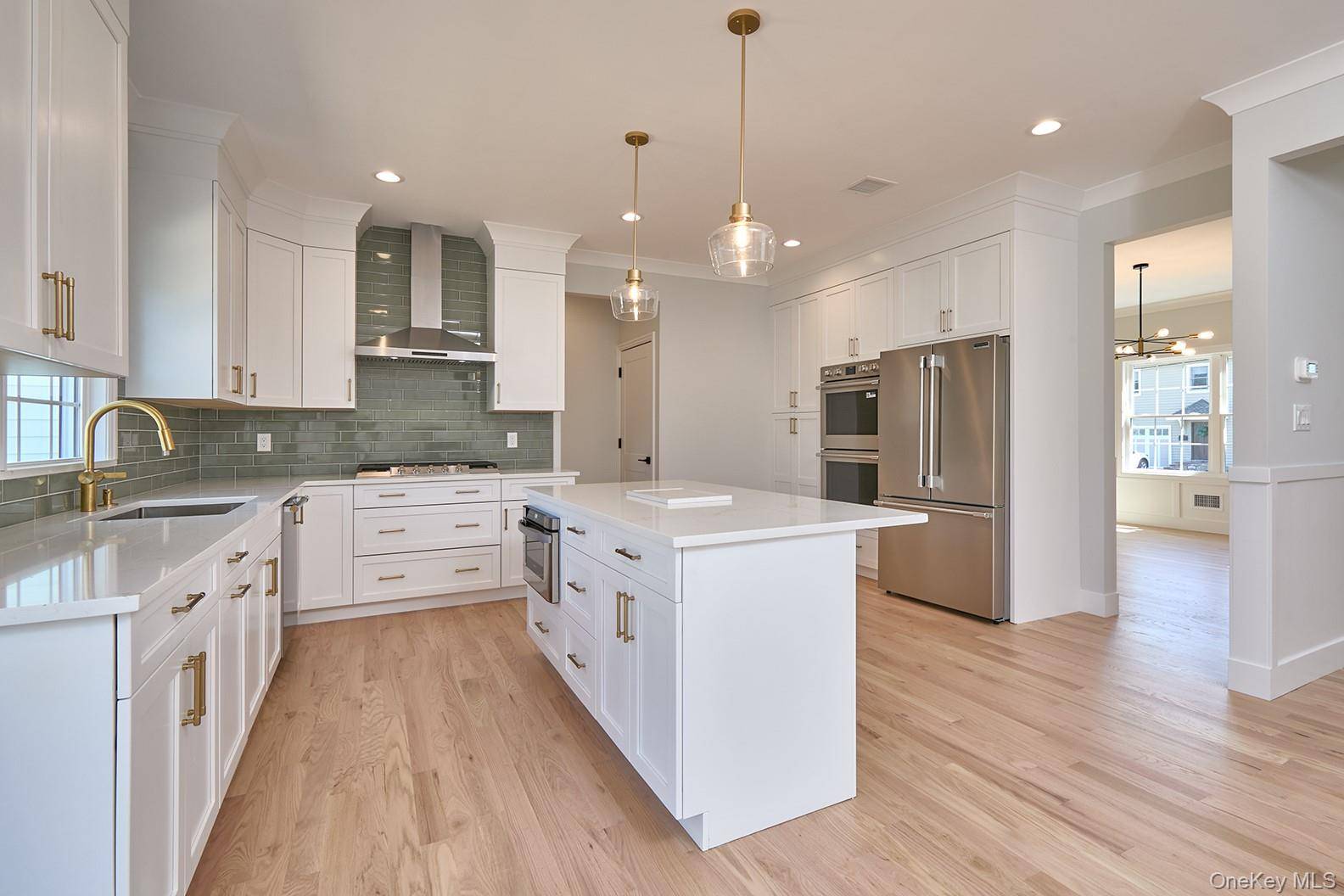 Casa de 5 Dormitorios en Venta en North Merrick, Nueva York, EE. UU. - 4