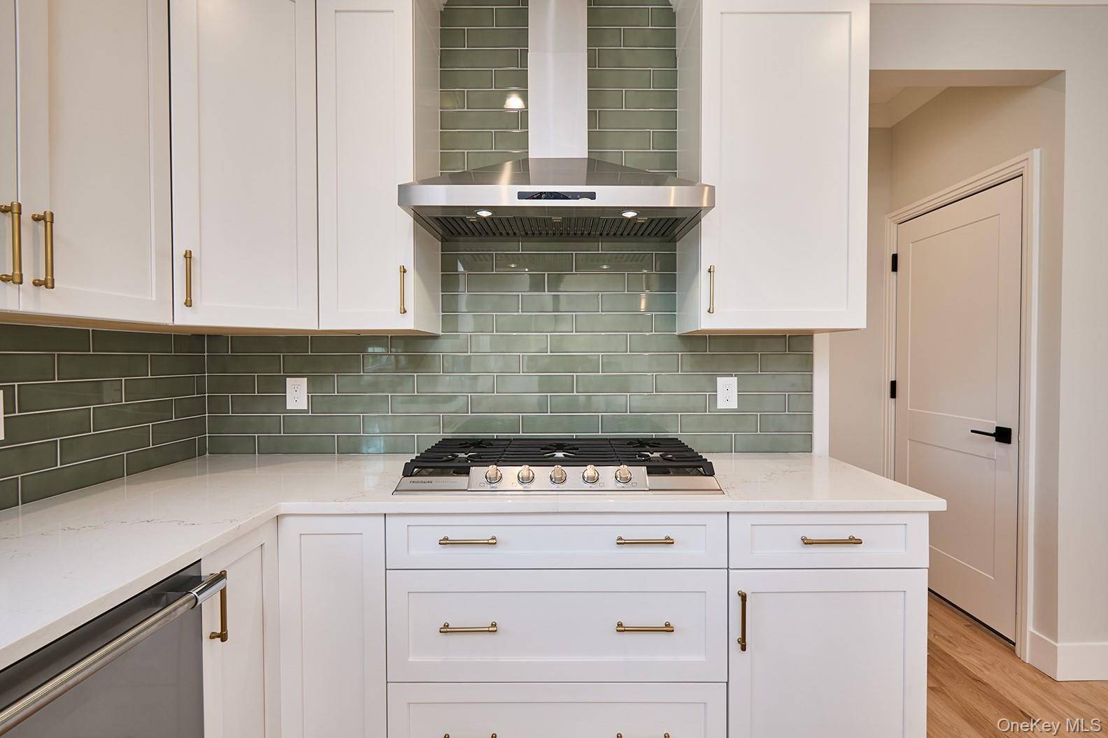 Casa de 5 Dormitorios en Venta en North Merrick, Nueva York, EE. UU. - 6