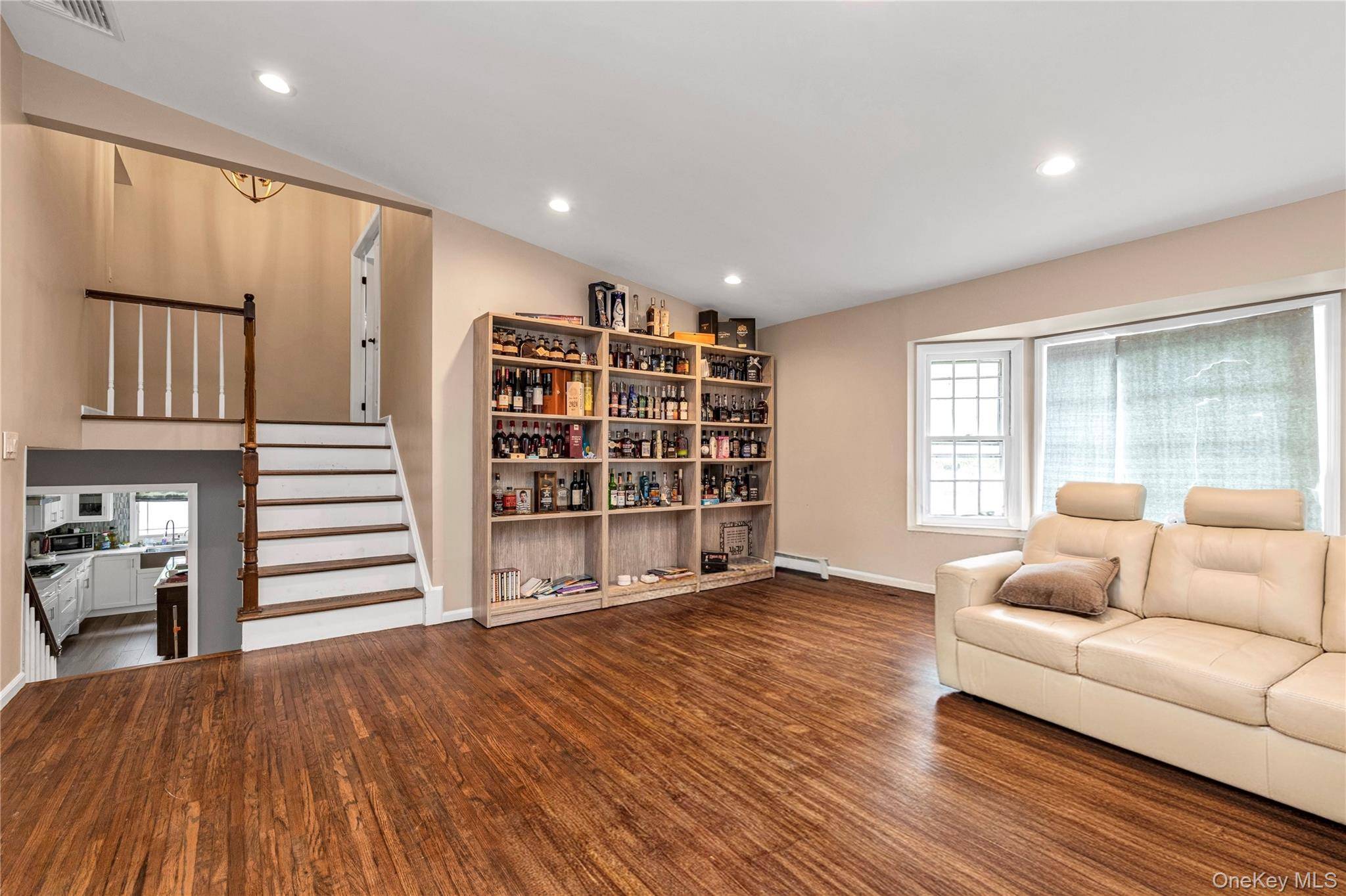 Casa com 5 Quartos à Venda em North Woodmere - Nova Iorque - EUA - 4