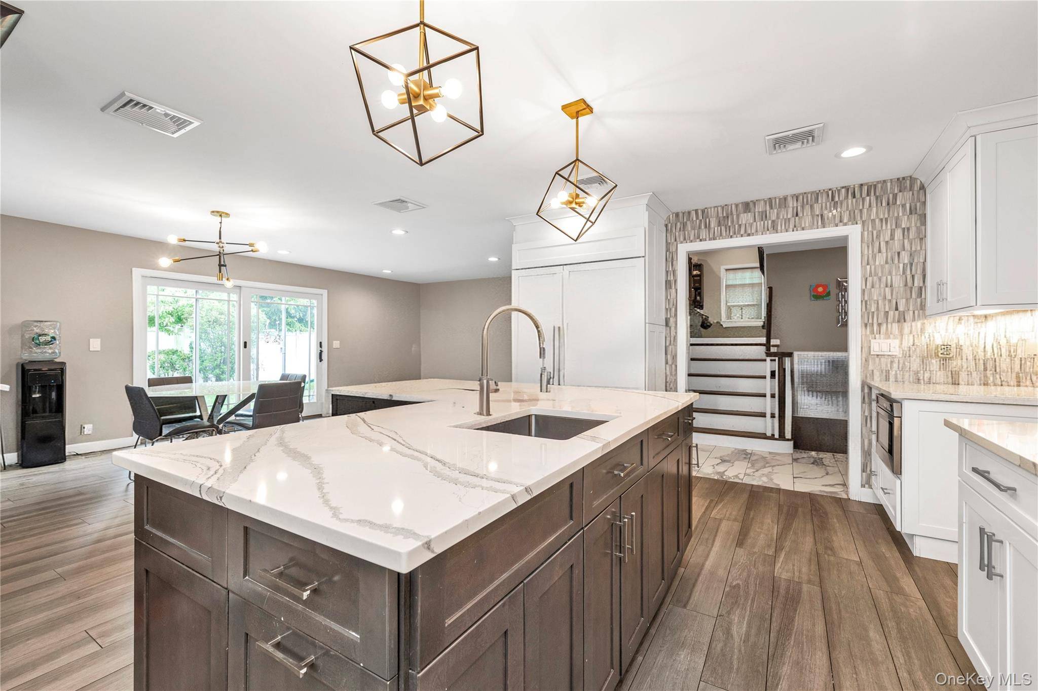 Casa com 5 Quartos à Venda em North Woodmere - Nova Iorque - EUA - 8