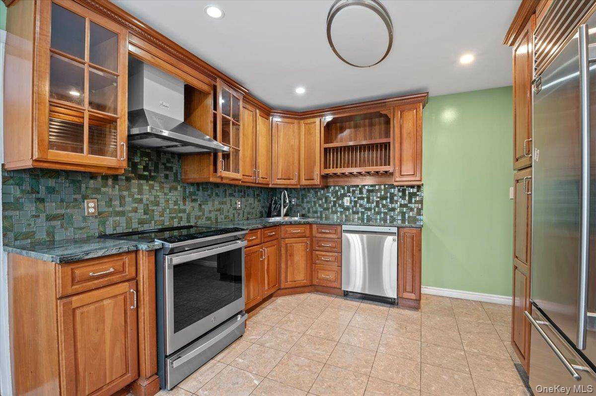Casa de 5 Dormitorios en Venta en North Woodmere - Nueva York - EE. UU. - 4