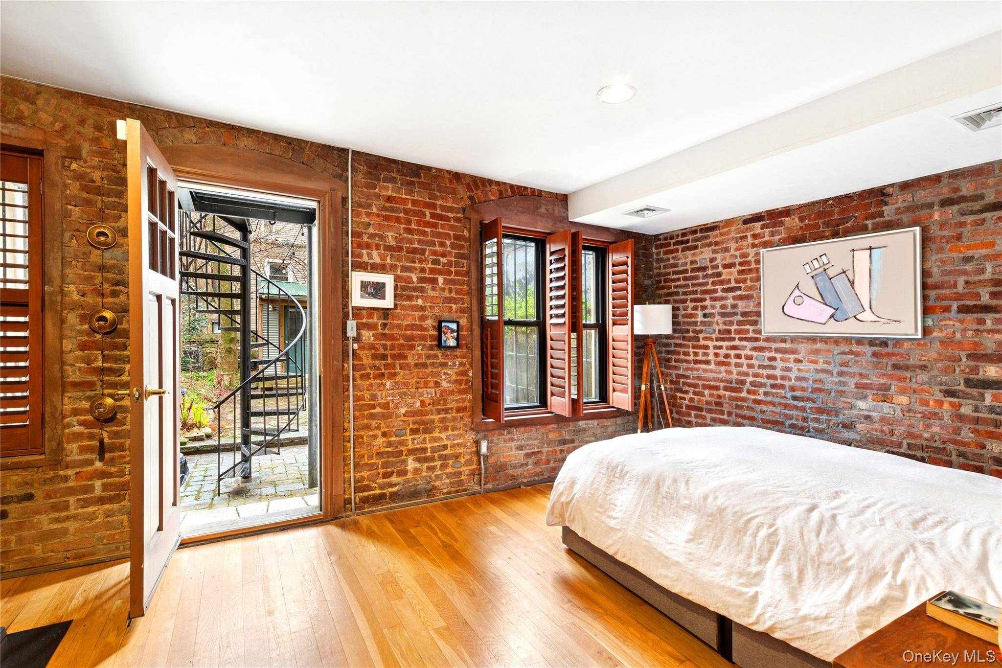 5 Bedroom Home for Sale in New York - Manhattan - New York - USA - 8