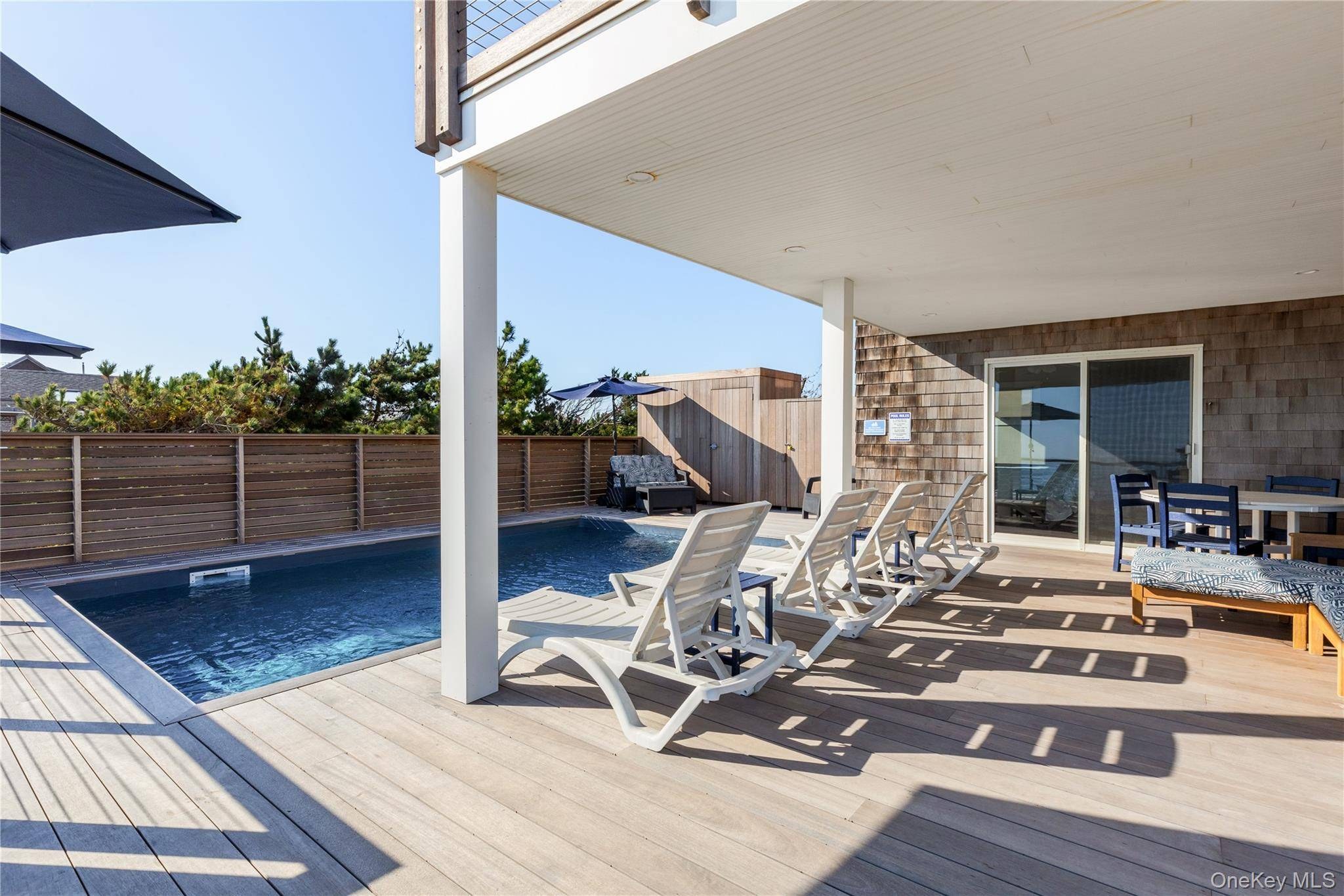 Casa de 5 Dormitorios en Venta en Ocean Bay Park, Fire Island, NY - 4