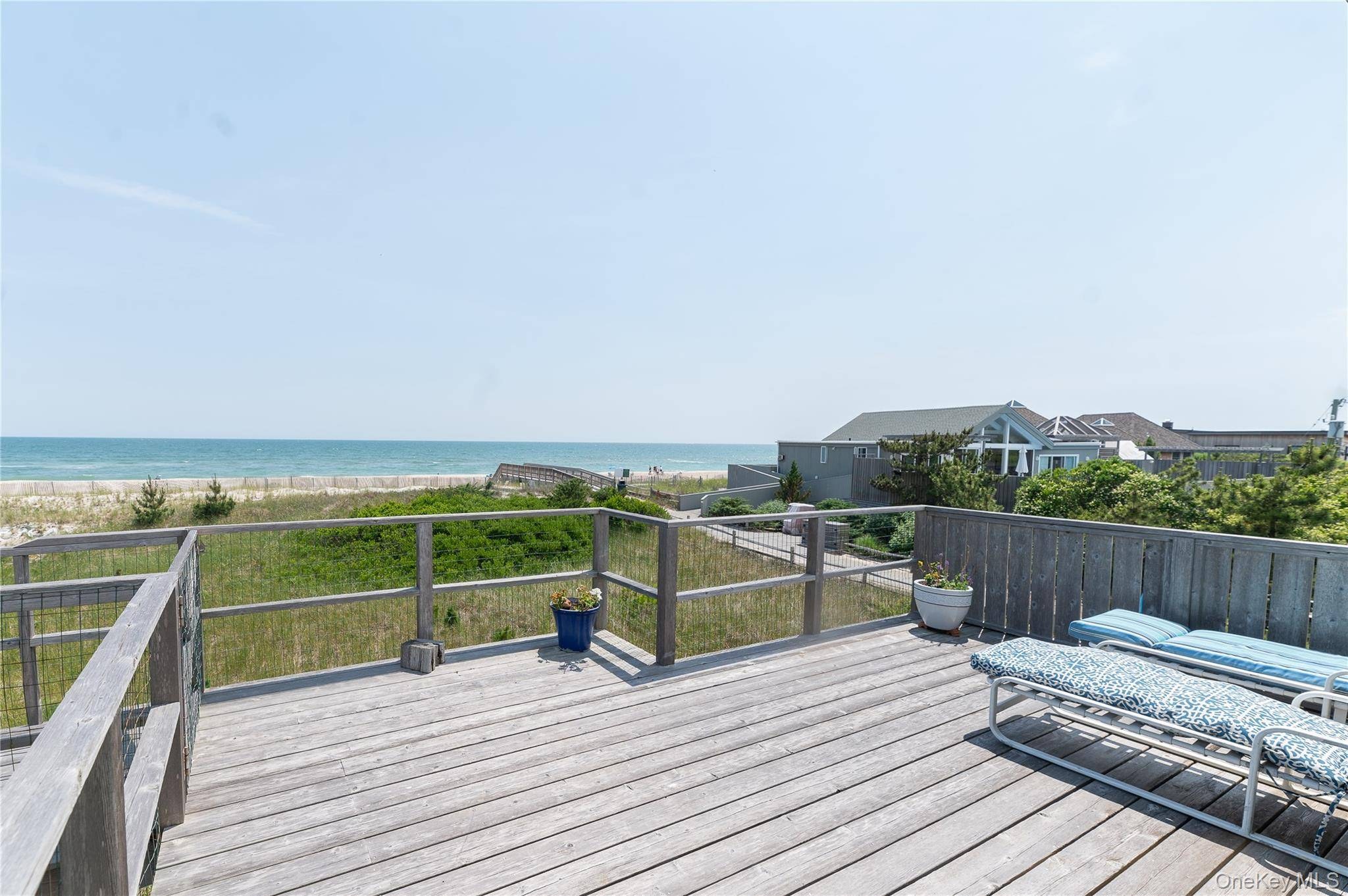Casa de 5 Dormitorios en Venta en Ocean Beach, Fire Island, NY - 1