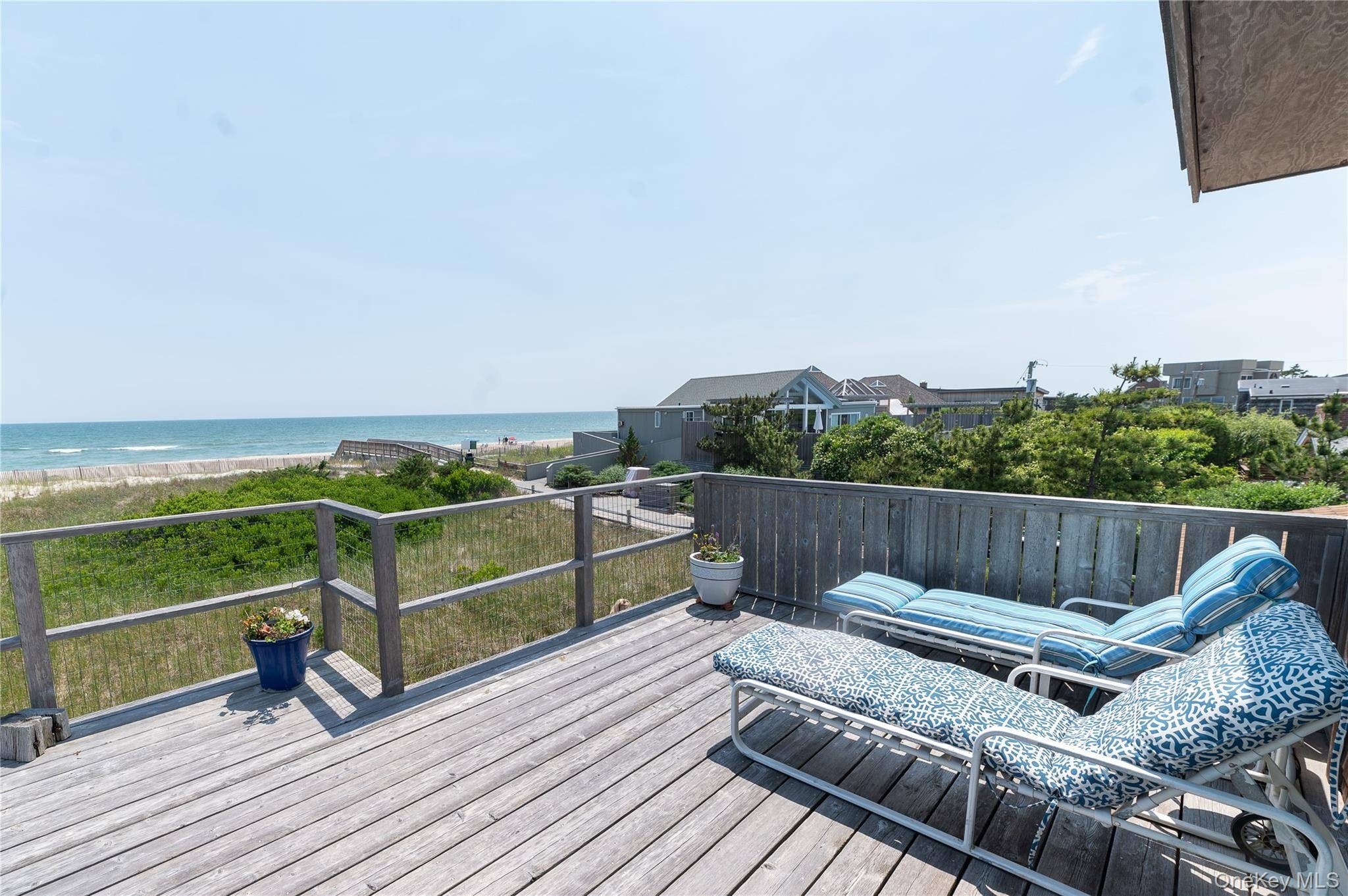 Casa de 5 Dormitorios en Venta en Ocean Beach, Fire Island, NY - 2