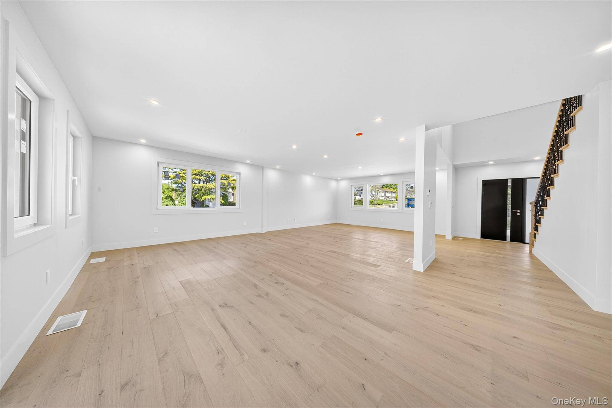 Casa com 5 Quartos à Venda em Old Bethpage - Nova Iorque - EUA - 7