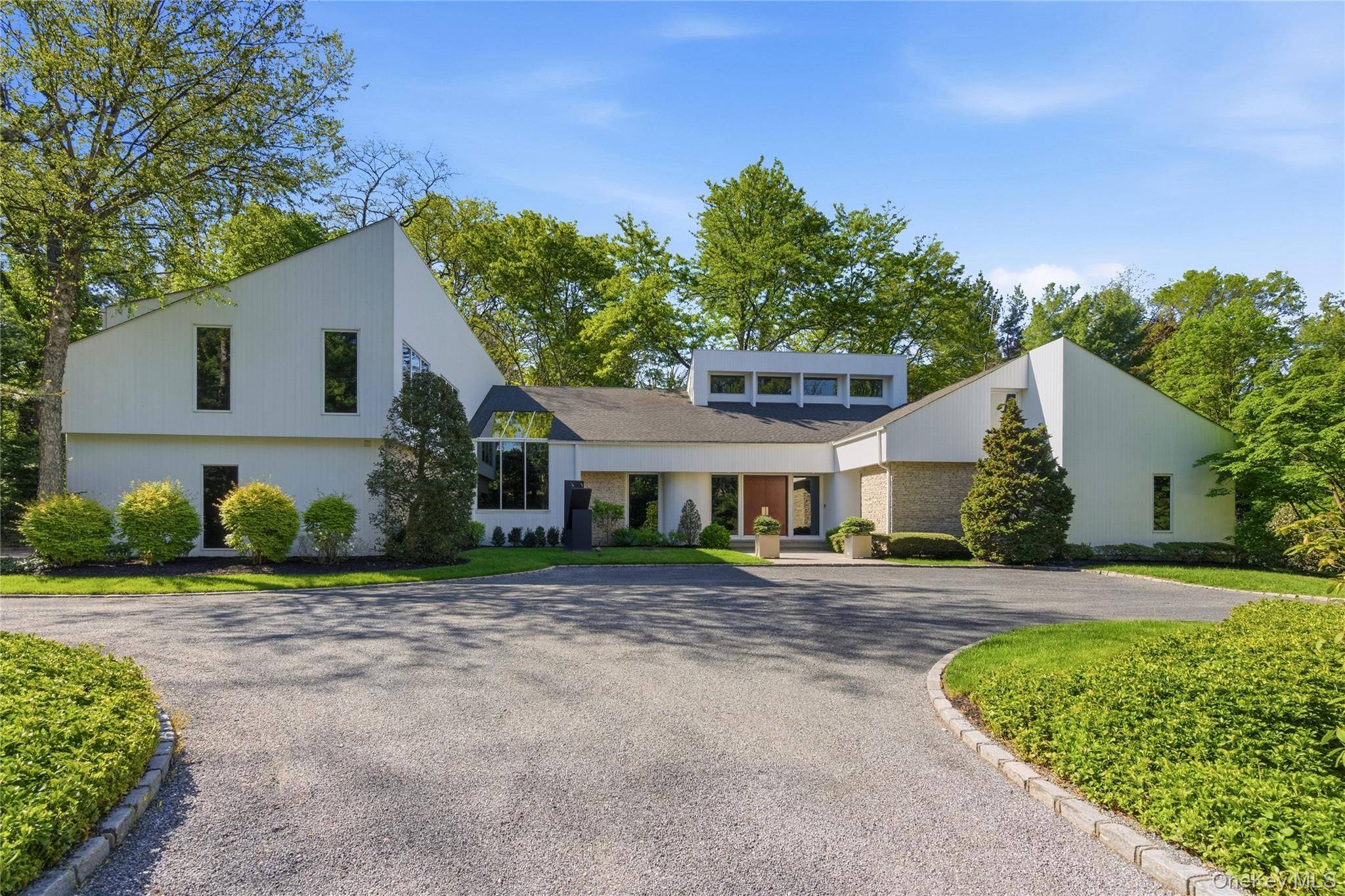 Casa de 5 Dormitorios en Venta en Old Brookville - Nueva York - EE. UU. - 1