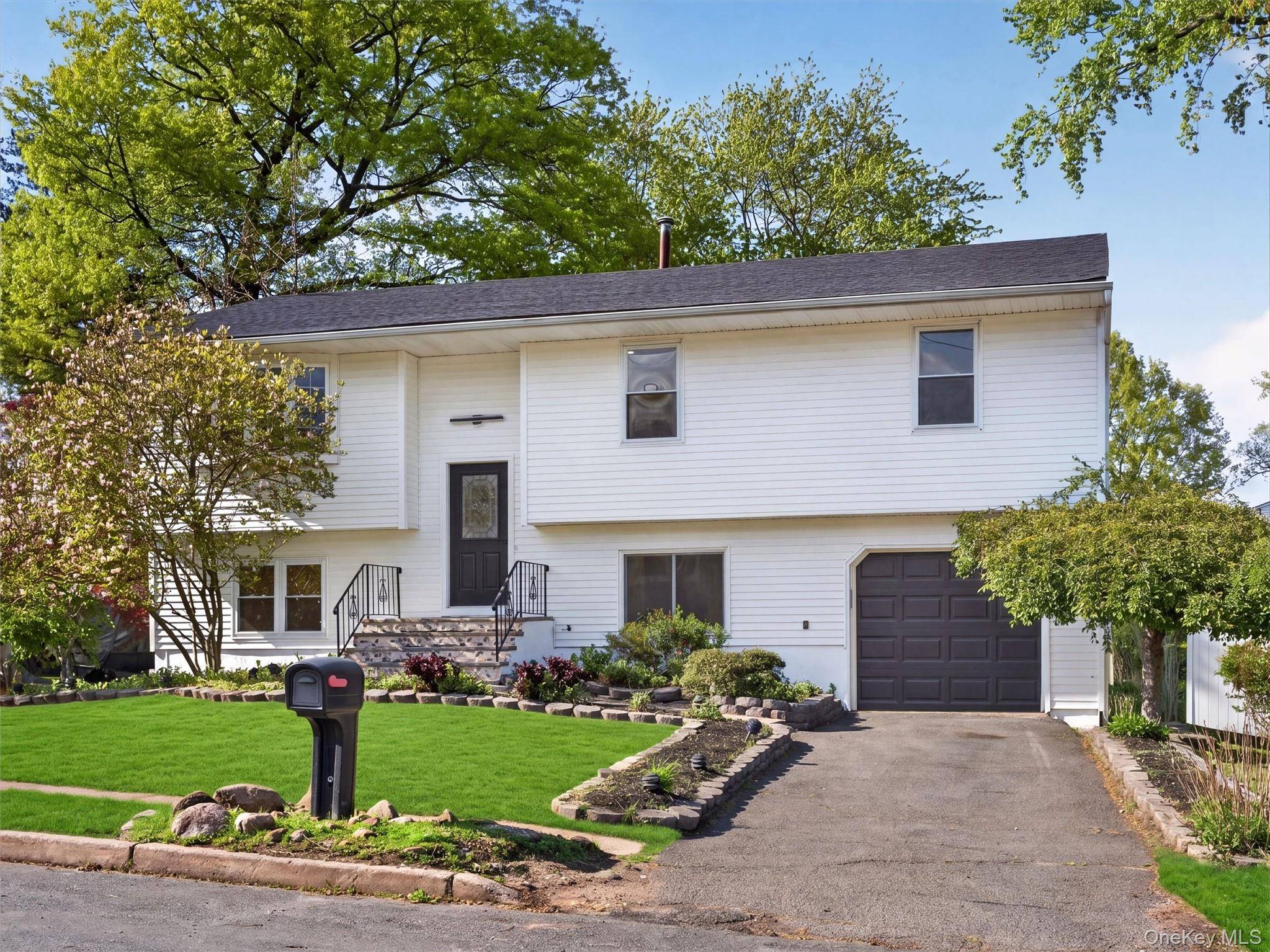 Casa de 5 Dormitorios en Venta en Orangeburg - Nueva York - EE. UU. - 2