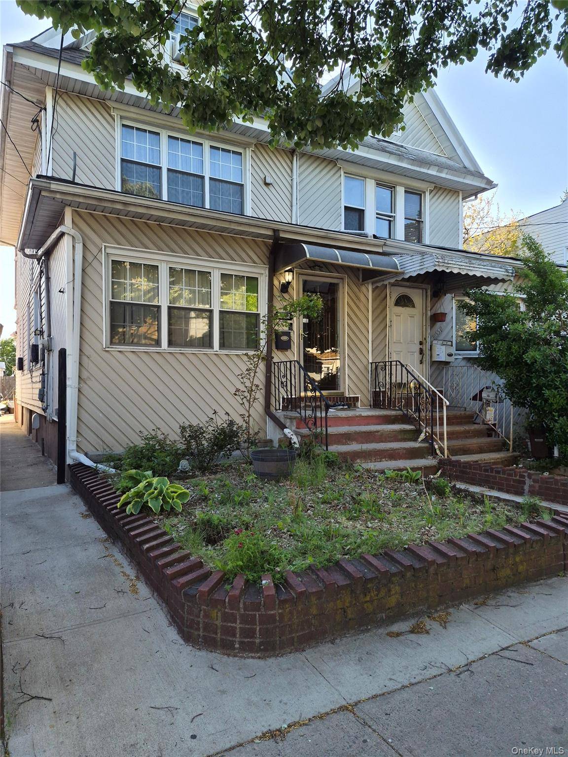 Casa com 5 Quartos à Venda em Ozone Park - Nova Iorque - EUA - 1