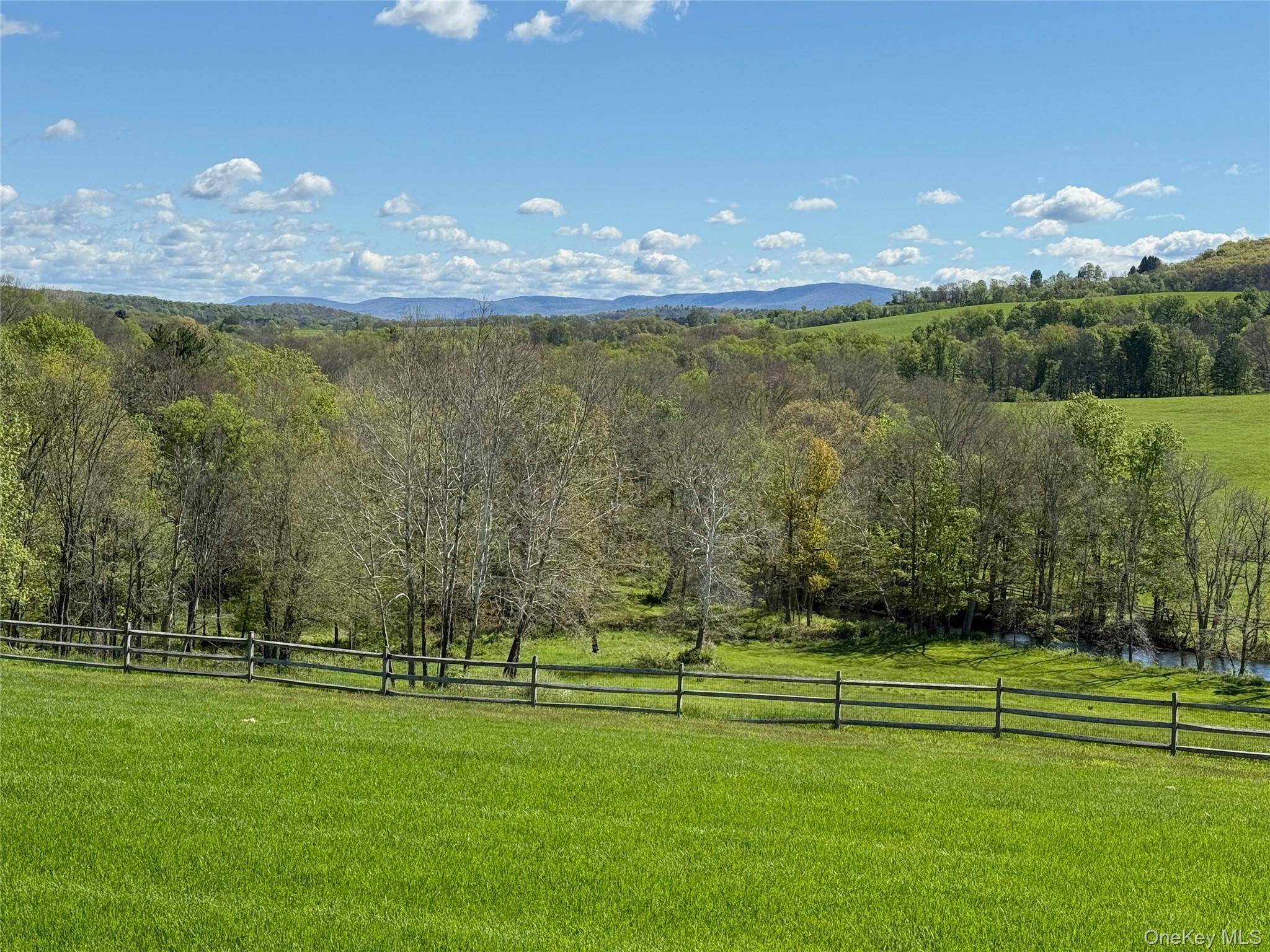 Casa con 5 Dormitorios en Venta en Pine Plains - Nueva York - EE. UU. - 4