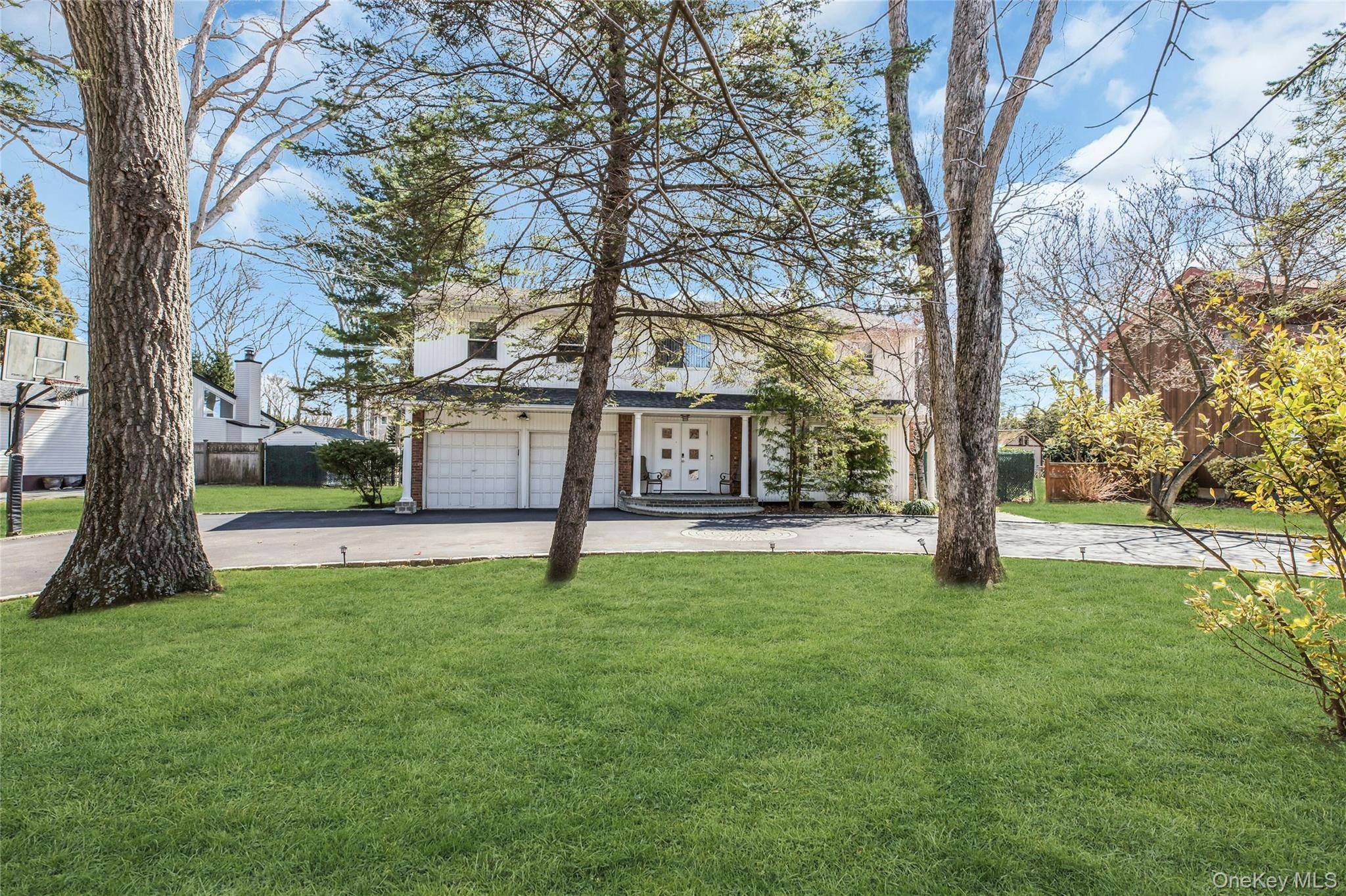 Casa de 5 Dormitorios en Venta en Plainview - Nueva York - EE. UU. - 1