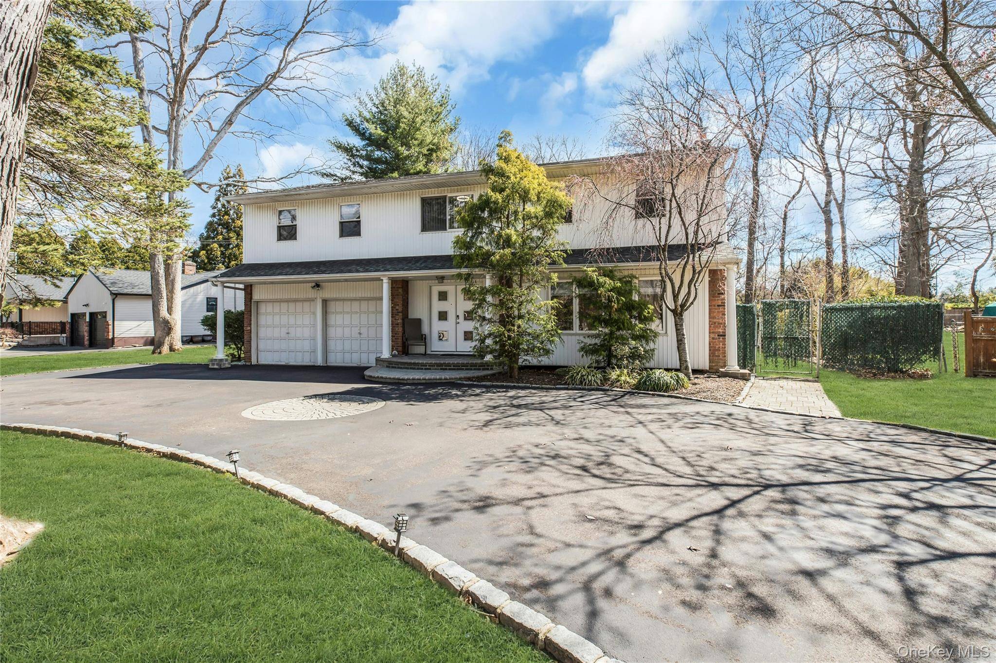 Casa de 5 Dormitorios en Venta en Plainview - Nueva York - EE. UU. - 2