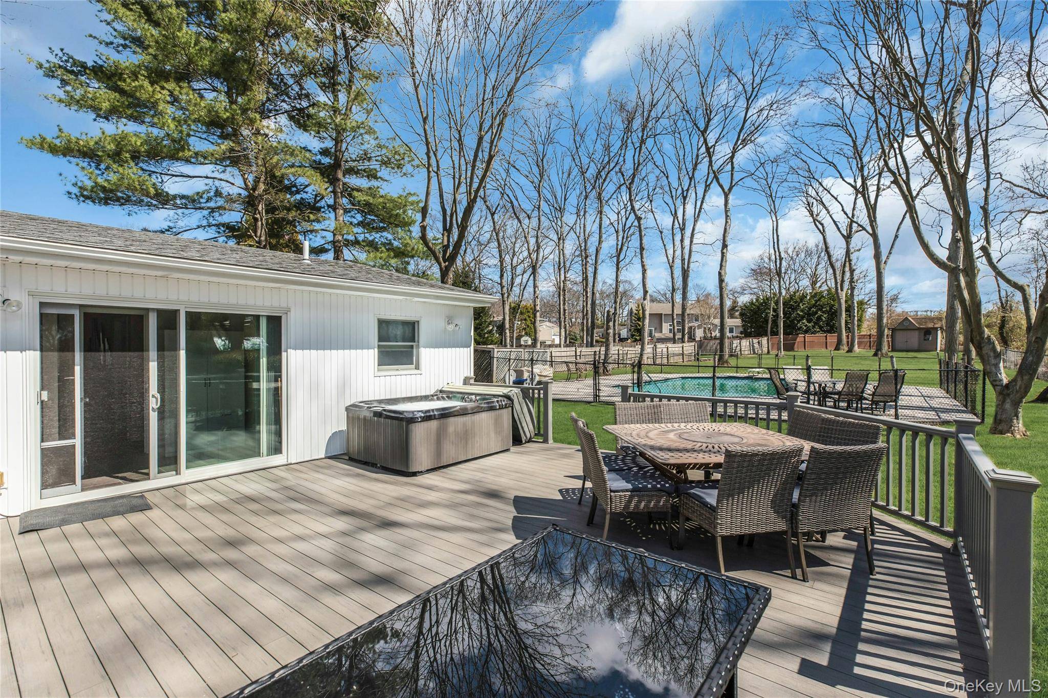Casa de 5 Dormitorios en Venta en Plainview - Nueva York - EE. UU. - 4
