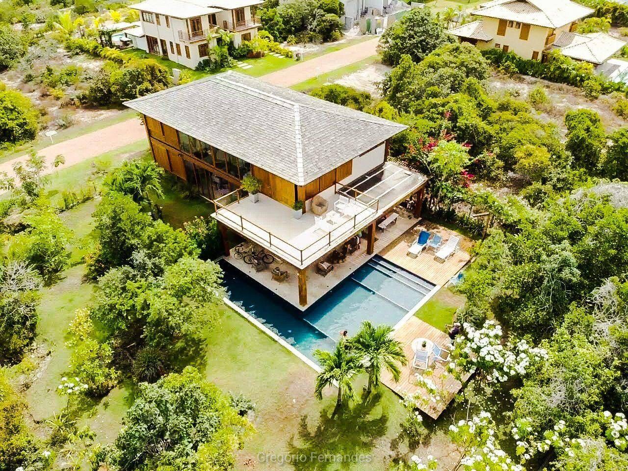 Casa com 5 Quartos à Venda em Praia do Forte - Bahia - Brasil - 1