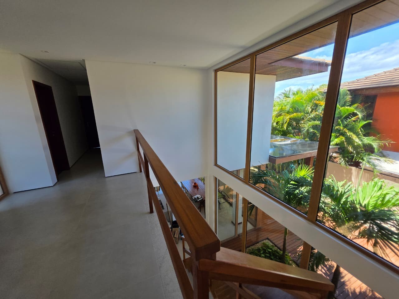 Casa com 5 Quartos à Venda em Praia do Forte - Bahia - Brasil - 4