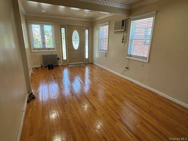 Casa com 5 Quartos à Venda em Queens Village - Nova Iorque - EUA - 4