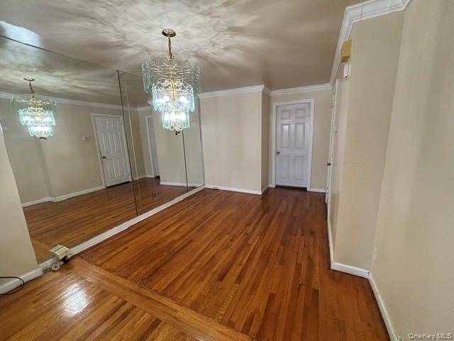Casa com 5 Quartos à Venda em Queens Village - Nova Iorque - EUA - 5