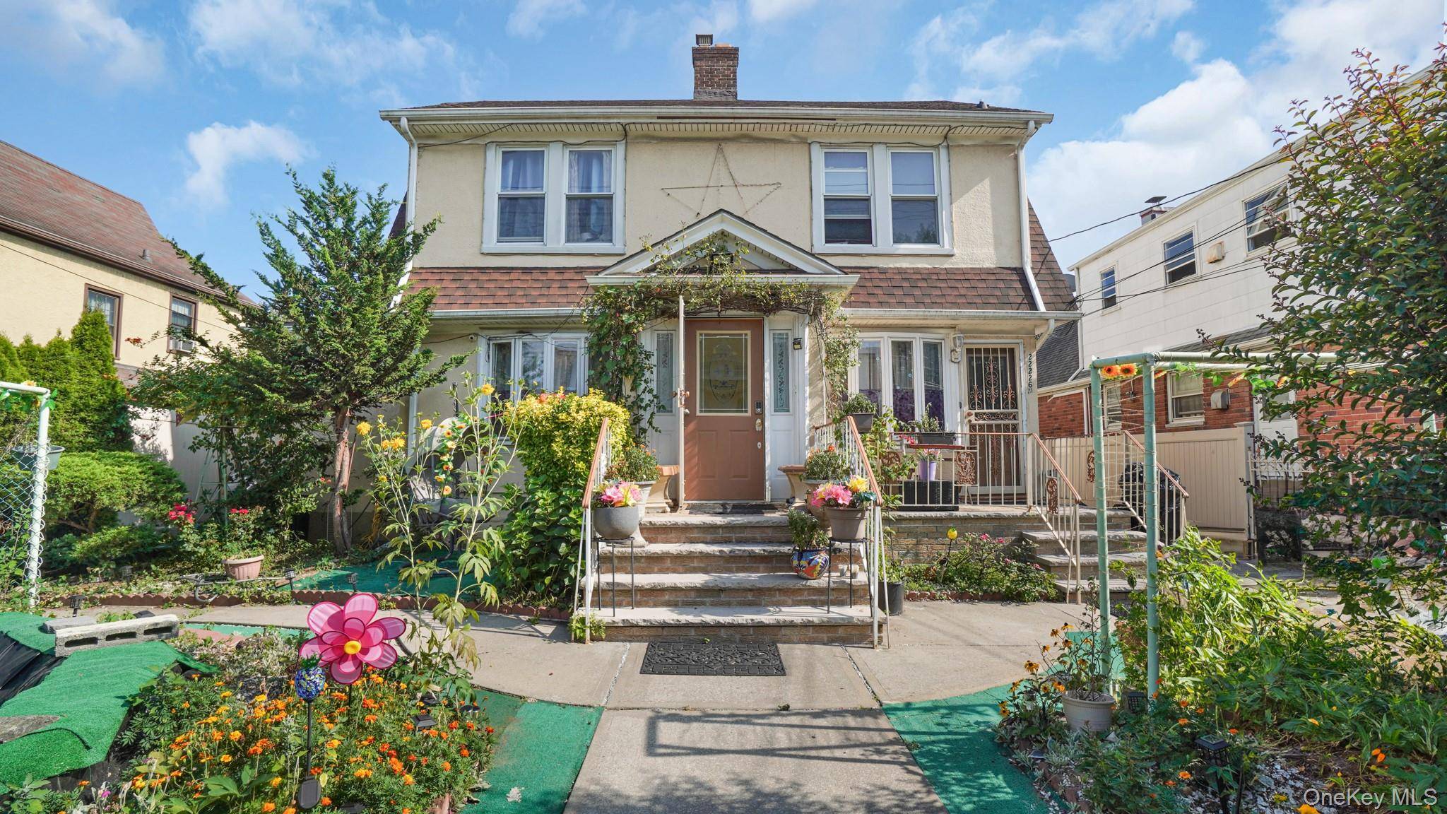 Casa com 5 Quartos à Venda em Queens Village - Nova Iorque - EUA - 1