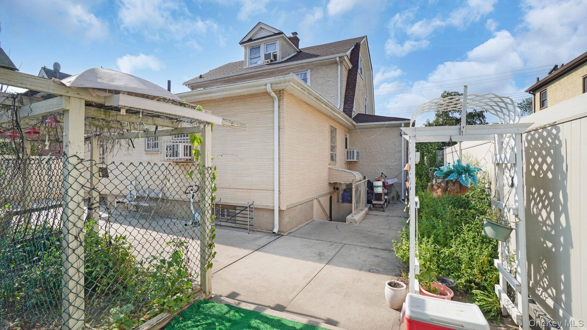 Casa com 5 Quartos à Venda em Queens Village - Nova Iorque - EUA - 4