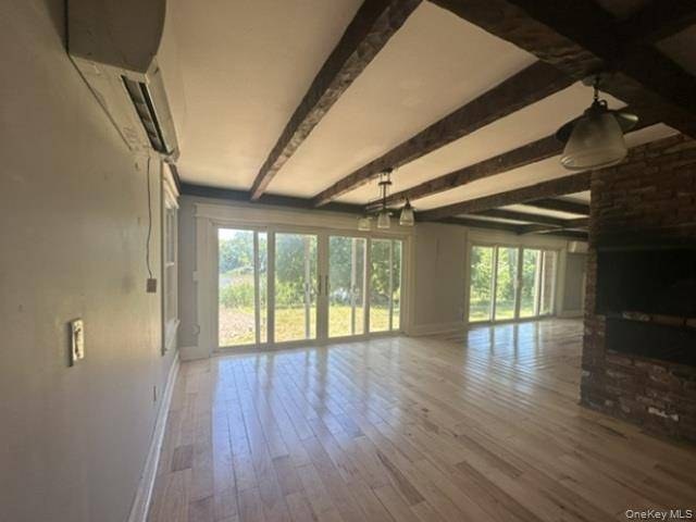 Casa com 5 Quartos à Venda em Riverhead - Nova Iorque - EUA - 2