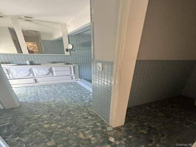 Casa com 5 Quartos à Venda em Riverhead - Nova Iorque - EUA - 8