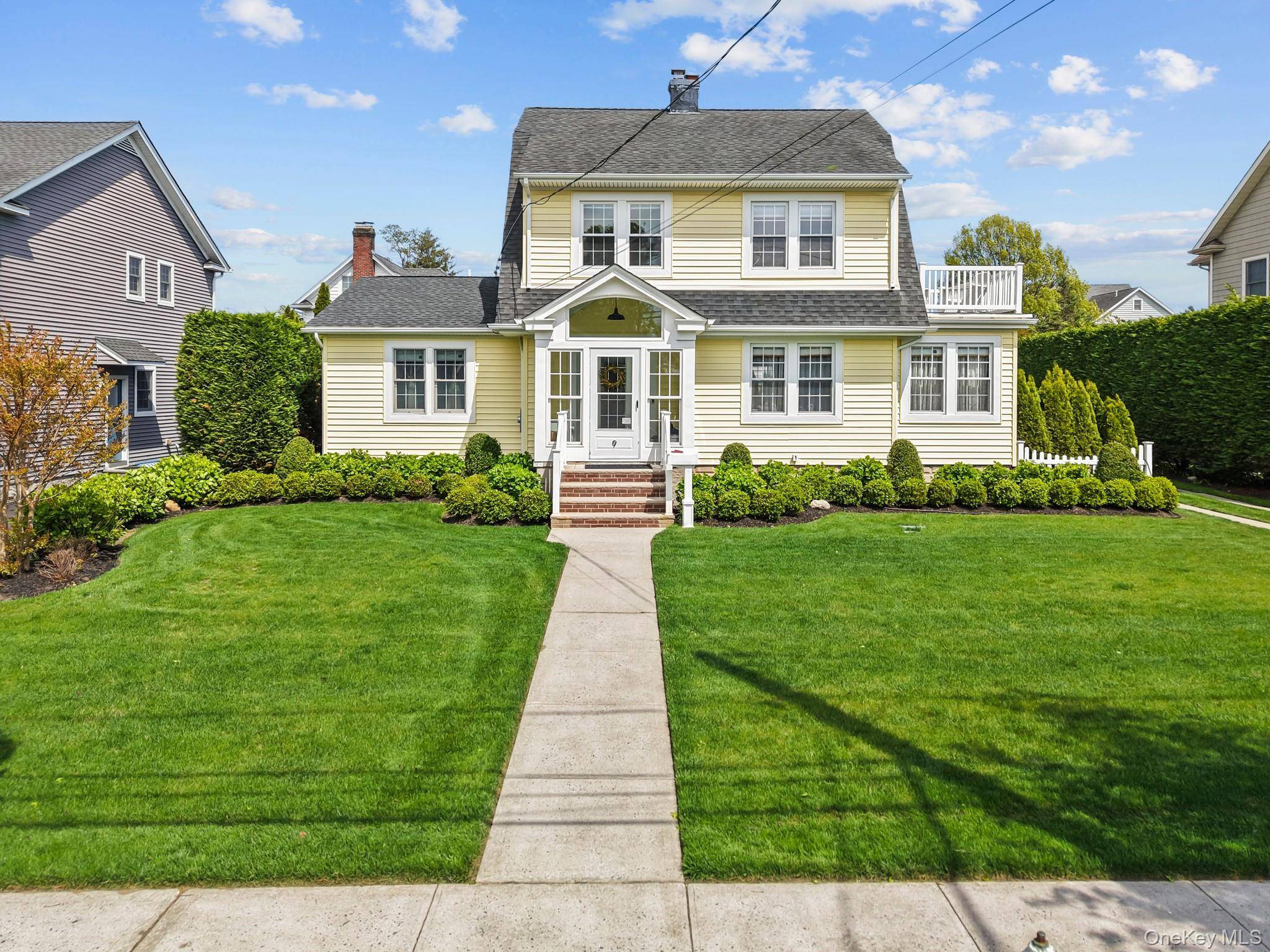 Casa de 5 Dormitorios en Venta en Rockville Centre - Nueva York - EE. UU. - 1